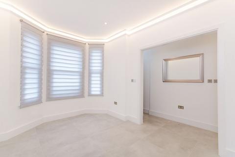 Warwick Grove, Surbiton, KT5