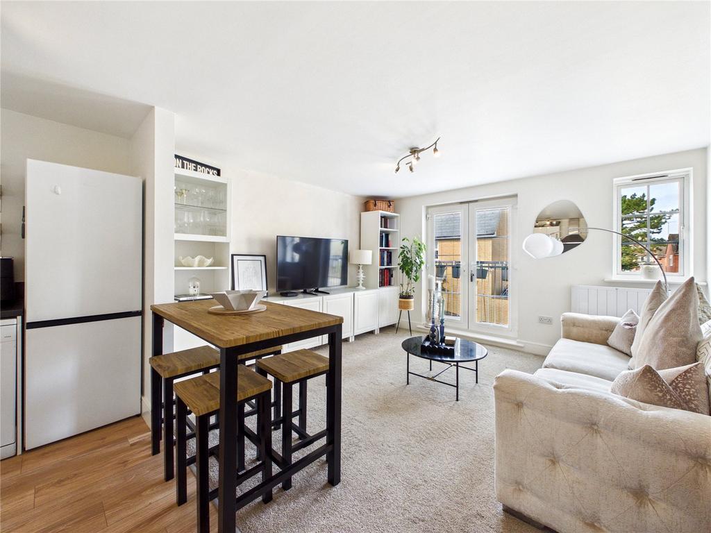Kitchen / Lounge