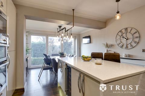 5 bedroom detached house for sale, Bream Avenue, Cleckheaton, BD19