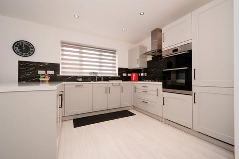 4 bedroom detached house for sale, Atkinson Drive, Kettering