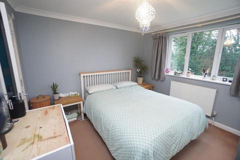 2 bedroom flat for sale, Conifer Rise, High Wycombe HP12