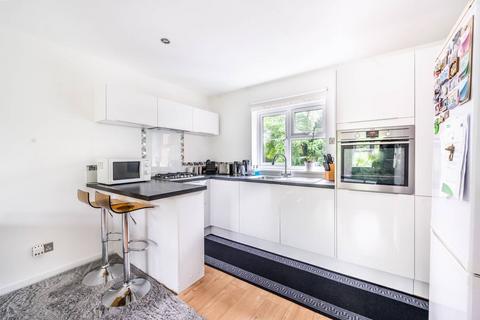 1 bedroom flat to rent, Monarch Mews, Streatham Common, London, SW16