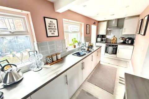 2 bedroom terraced house for sale, Granby Terrace, Sunniside, Newcastle upon Tyne, Tyne and Wear, NE16 5LL