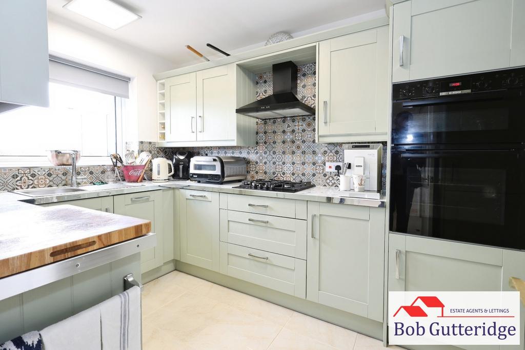 Fitted kitchen