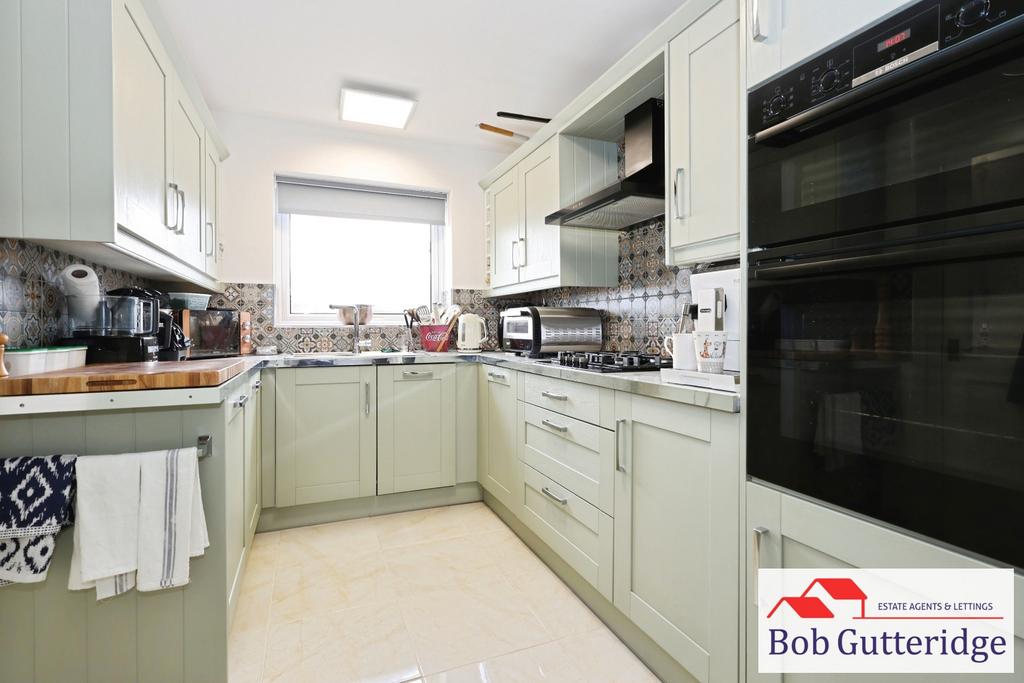 Fitted kitchen