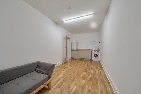 4 bedroom terraced house for sale, Adam Close, London, NW7