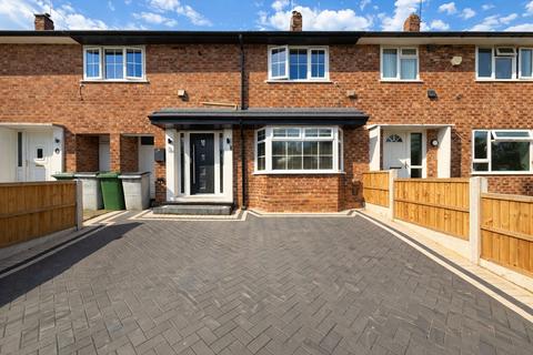 Lowfields Avenue, Wirral, CH62