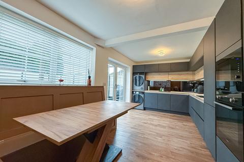 3 bedroom terraced house for sale, Lowfields Avenue, Wirral, CH62