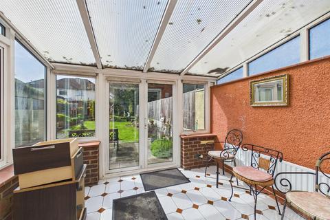 undefined, Parkway, New Addington, Croydon