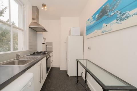 2 bedroom flat to rent, Stadium Street, London SW10