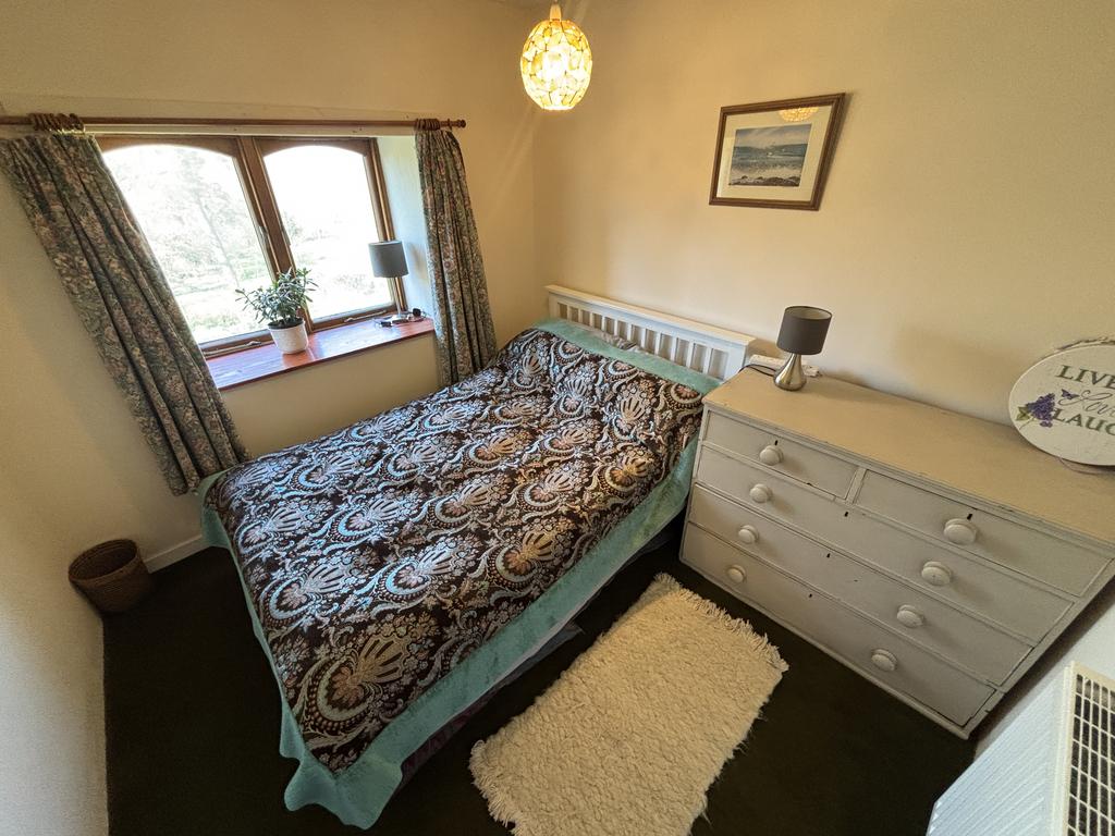 Rear bedroom 2