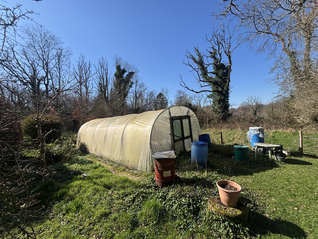 Poly tunnel