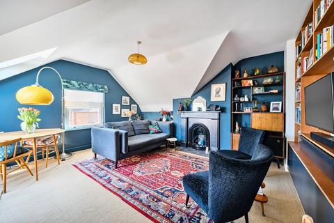 2 bedroom flat for sale, Crouch Hill, Crouch End, London, N8