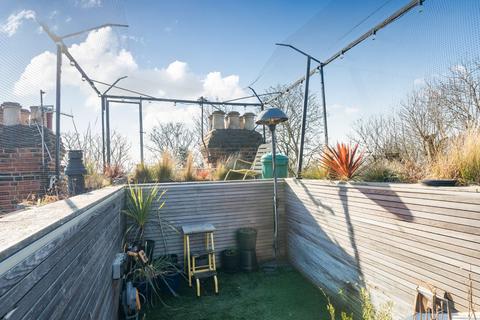 2 bedroom flat for sale, Crouch Hill, Crouch End, London, N8