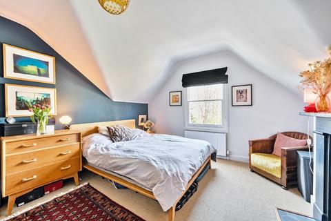 2 bedroom flat for sale, Crouch Hill, Crouch End, London, N8