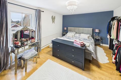 3 bedroom terraced house for sale, Rushams Road, Horsham RH12
