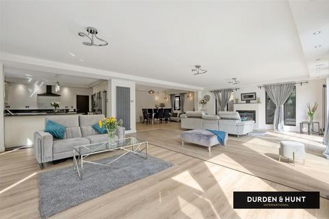 undefined, Malford Grove, London E18
