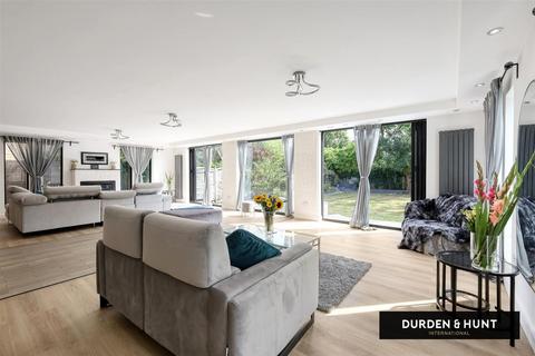 undefined, Malford Grove, London E18