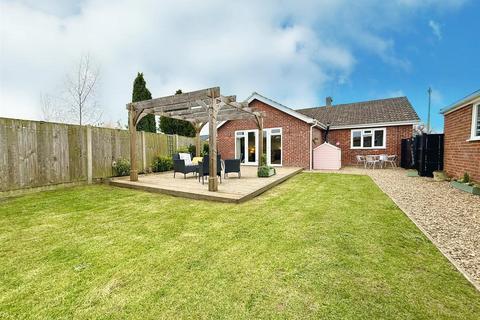 3 bedroom detached bungalow for sale, Church Road, Catfield NR29