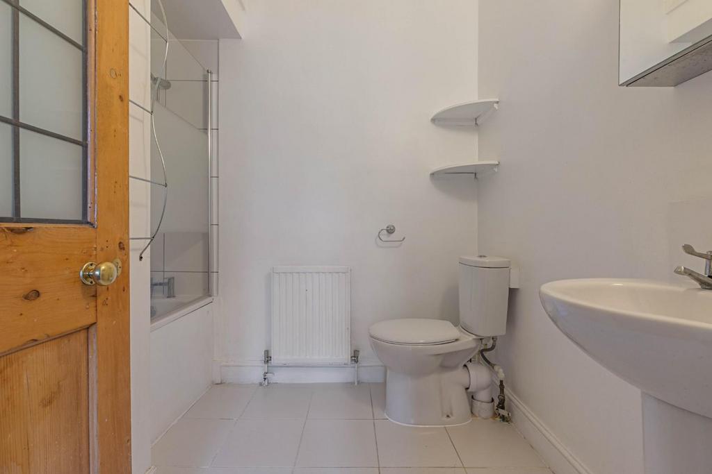 15a Queensthorpe Road, SE26 - 5.jpg