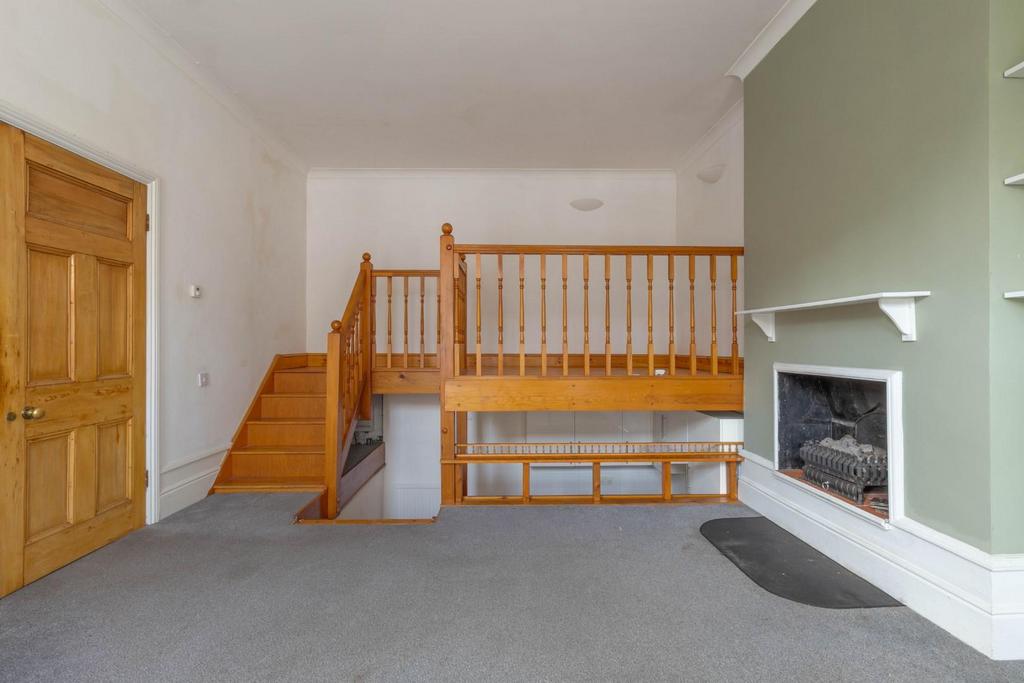 15a Queensthorpe Road, SE26 - 9.jpg