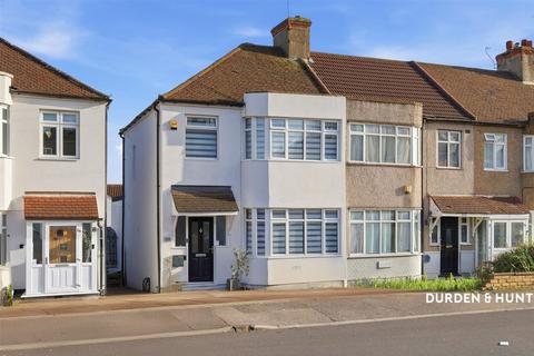 Roding Lane North, Woodford Green, IG8