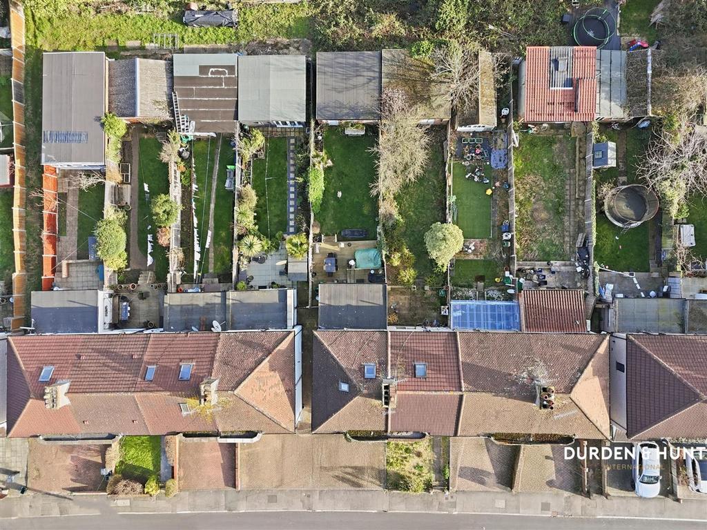 Roding Lane North