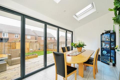 4 bedroom detached house for sale, Adams Row, Grove, Wantage