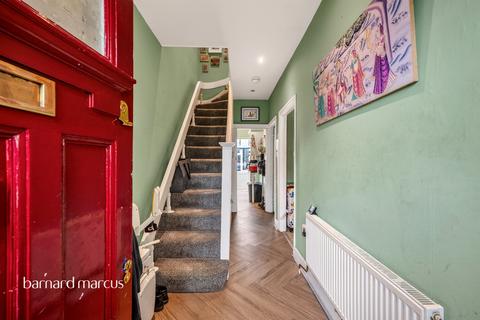 3 bedroom terraced house for sale, Lynwood Gardens, Croydon
