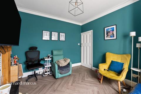 3 bedroom terraced house for sale, Lynwood Gardens, Croydon