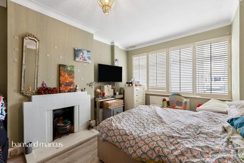 3 bedroom terraced house for sale, Lynwood Gardens, Croydon