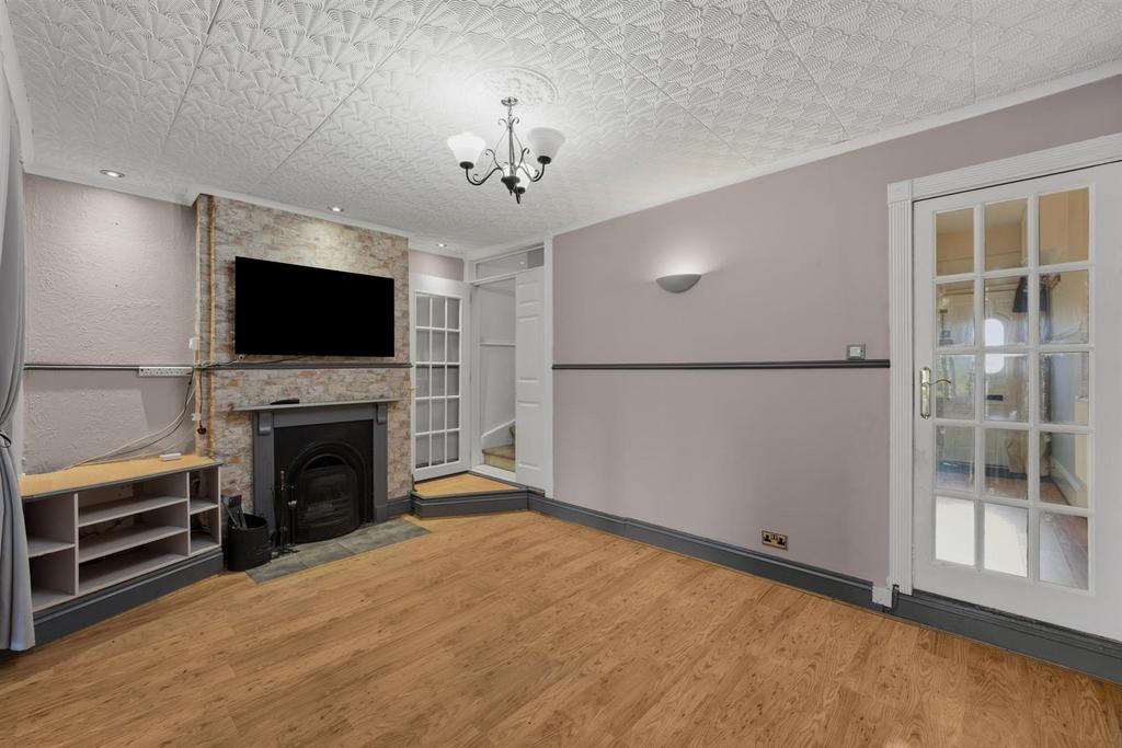 307 Llantarnam Road-7.jpg