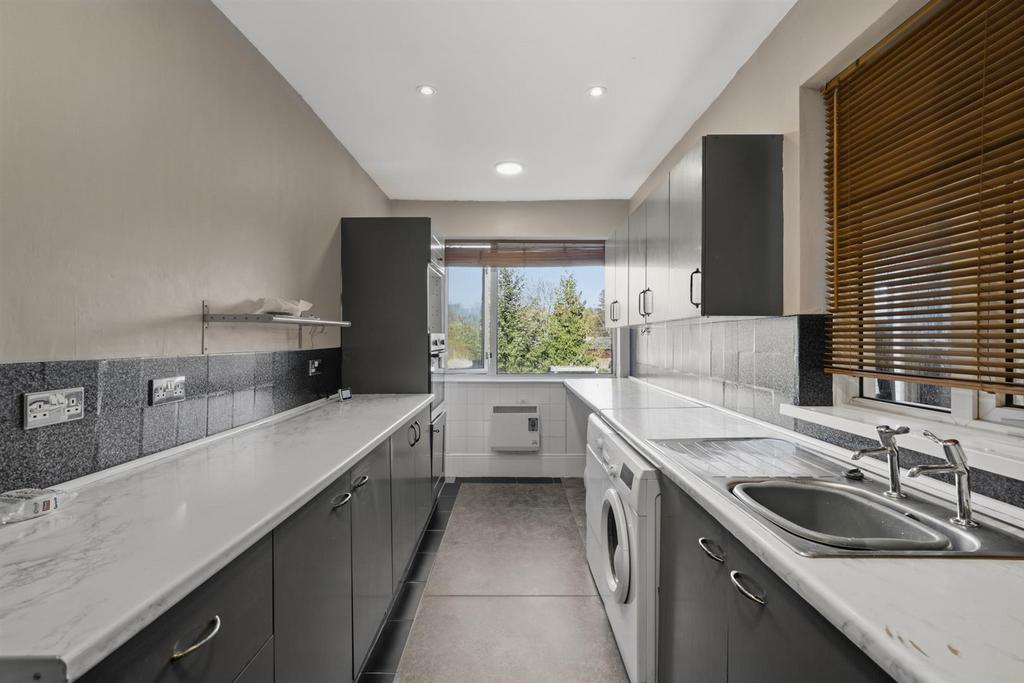 307 Llantarnam Road-13.jpg