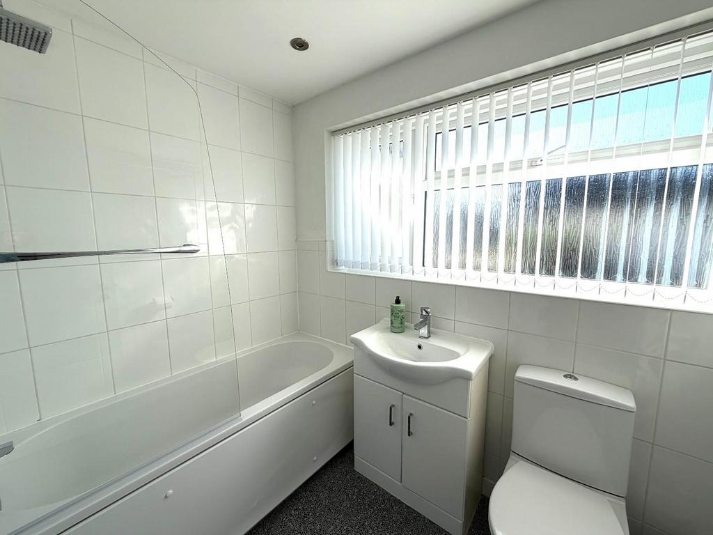 Bathroom.JPG