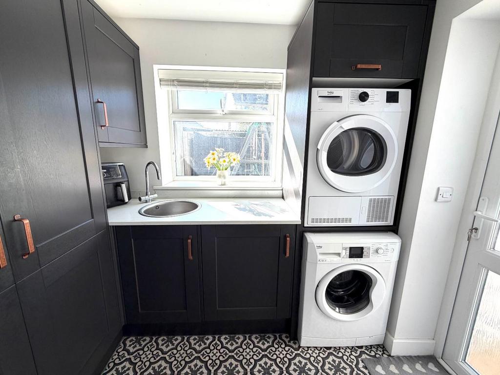 Utility Room.JPG