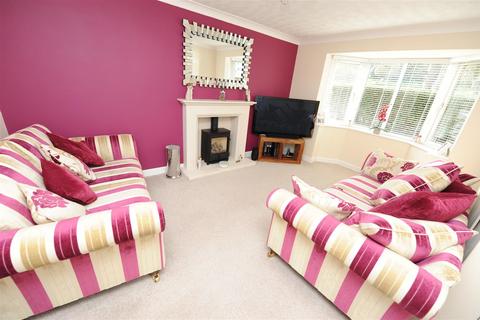 4 bedroom detached house for sale, Cross Road, Idle, Bradford