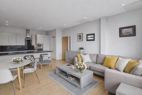 2 bedroom flat for sale, Chiswick Green Studios, London, W4
