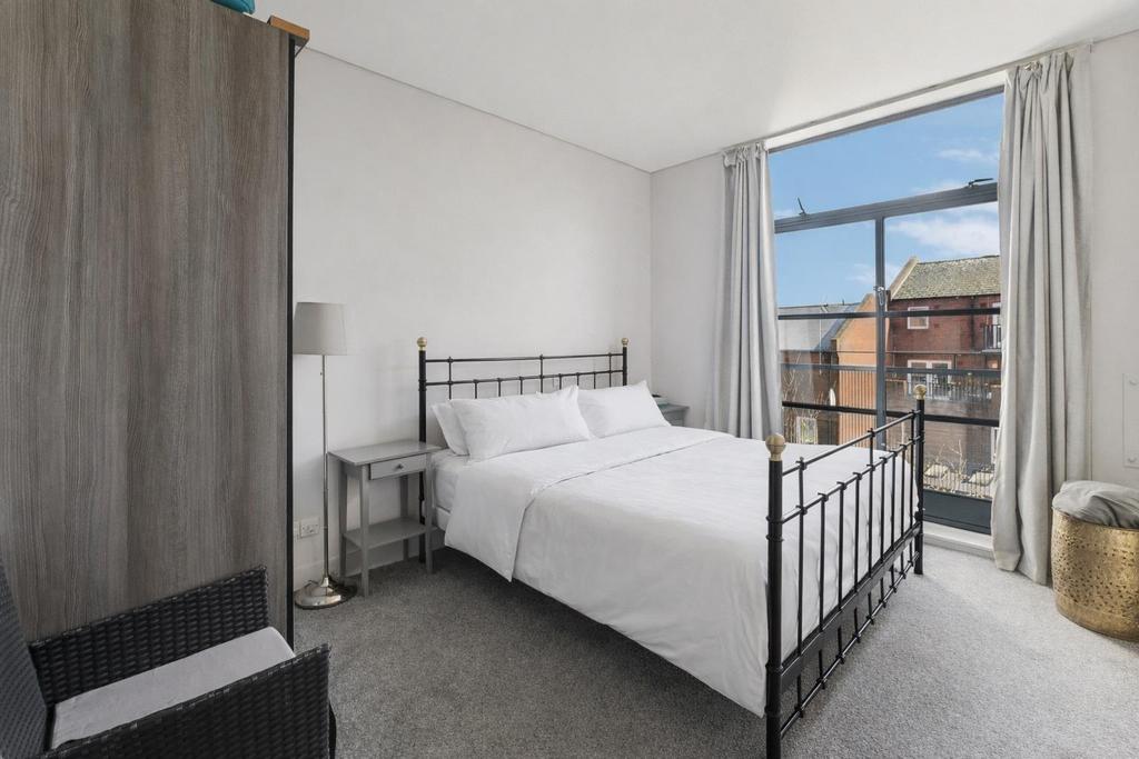 FOR SALE - Chiswick Green Studios, W4