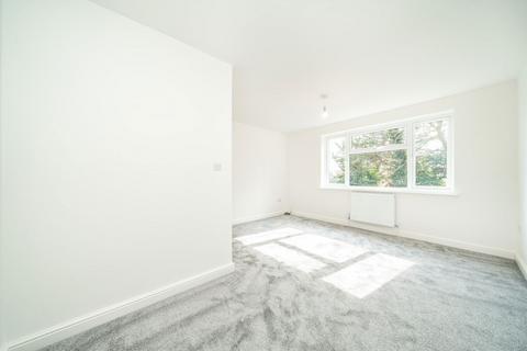 undefined, Aplin Way, Isleworth TW7