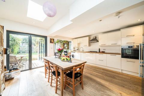 4 bedroom terraced house for sale, Ferndale Road, London SW4