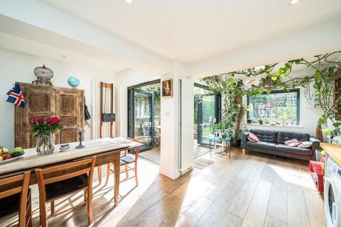 4 bedroom terraced house for sale, Ferndale Road, London SW4