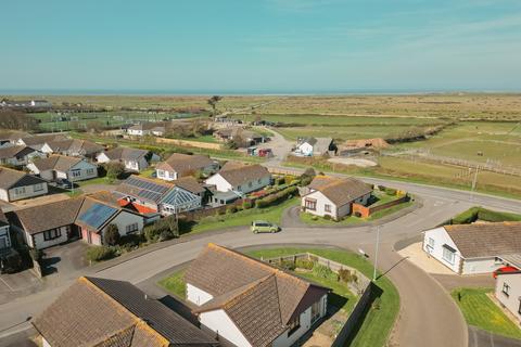 2 bedroom bungalow for sale, West Moor Way, Northam, Bideford, EX39