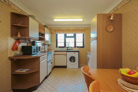 2 bedroom bungalow for sale, West Moor Way, Northam, Bideford, EX39