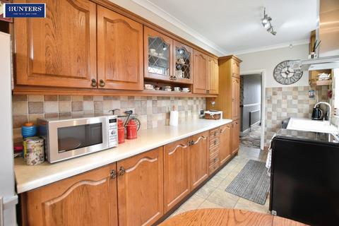 3 bedroom semi-detached house for sale, Stockshill Road, Scunthorpe