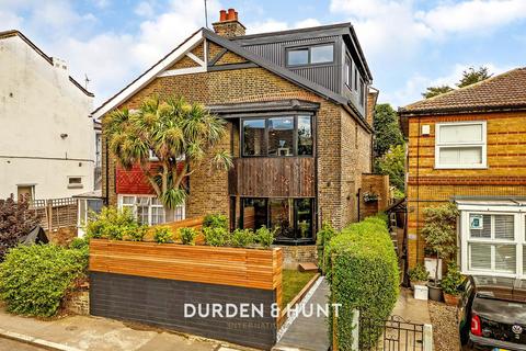 5 bedroom semi-detached house for sale, Nightingale Lane, London E11