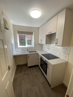 2 bedroom flat to rent, Grosvenor Road, Swinton M27