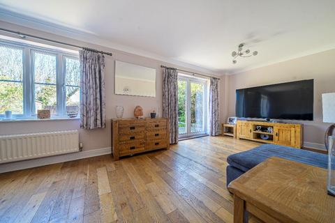 undefined, Canons Close, Bedford
