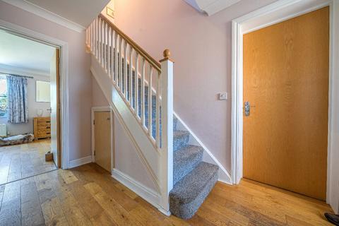undefined, Canons Close, Bedford