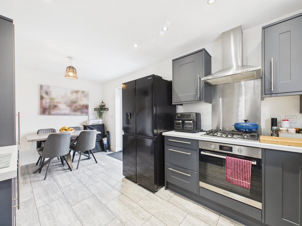 Breakfast/kitchen