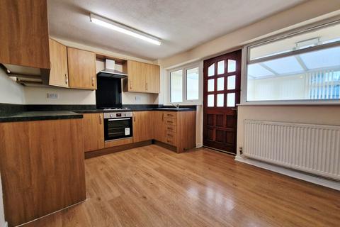 3 bedroom semi-detached house to rent, Ashfield, Preston PR2
